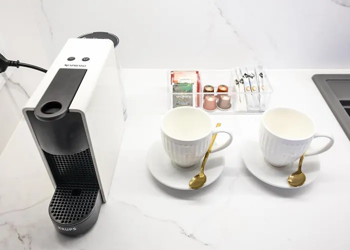 Blue Horizon Self Check-in, Free Garage Parking, Invoice