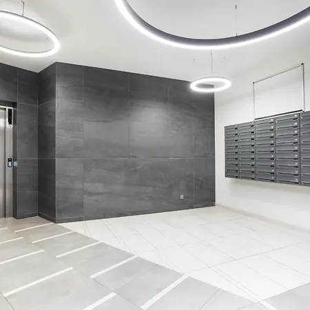 Apartment Blue Horizon - Self Check-in And Free Garage Parking Poznan