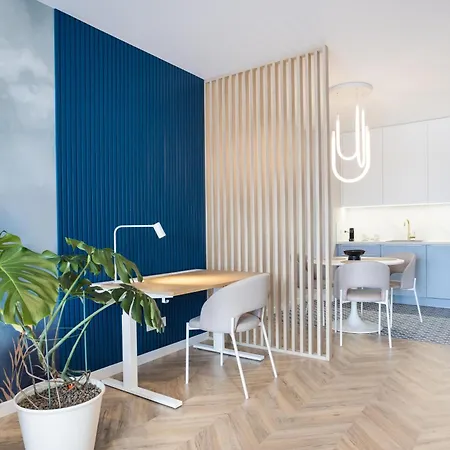 Blue Horizon Self Check-in, Free Garage Parking, Invoice Apartman