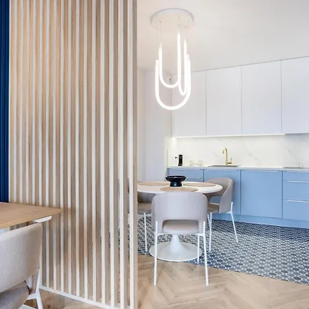 Blue Horizon - Self Check-in And Free Garage Parking Apartment Poznan