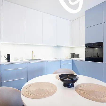 Blue Horizon Self Check-in, Free Garage Parking, Invoice * Poznań